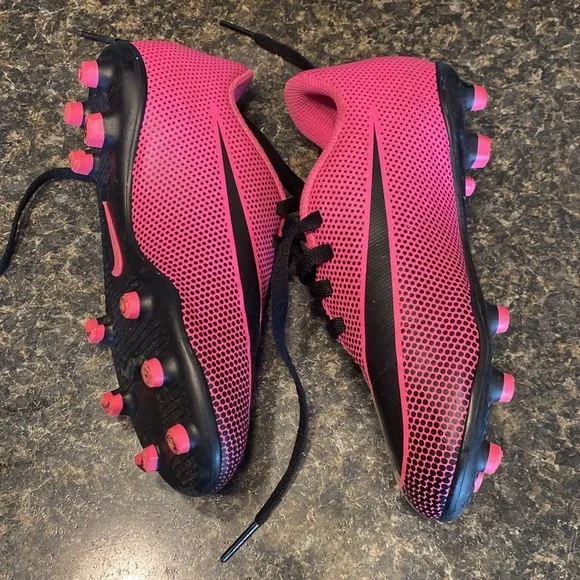 NIKE Jr. Bravata II (FG) Firm-Ground Soccer Cleat Pink Blast/Black, kids size 12 - Picture 3 of 3